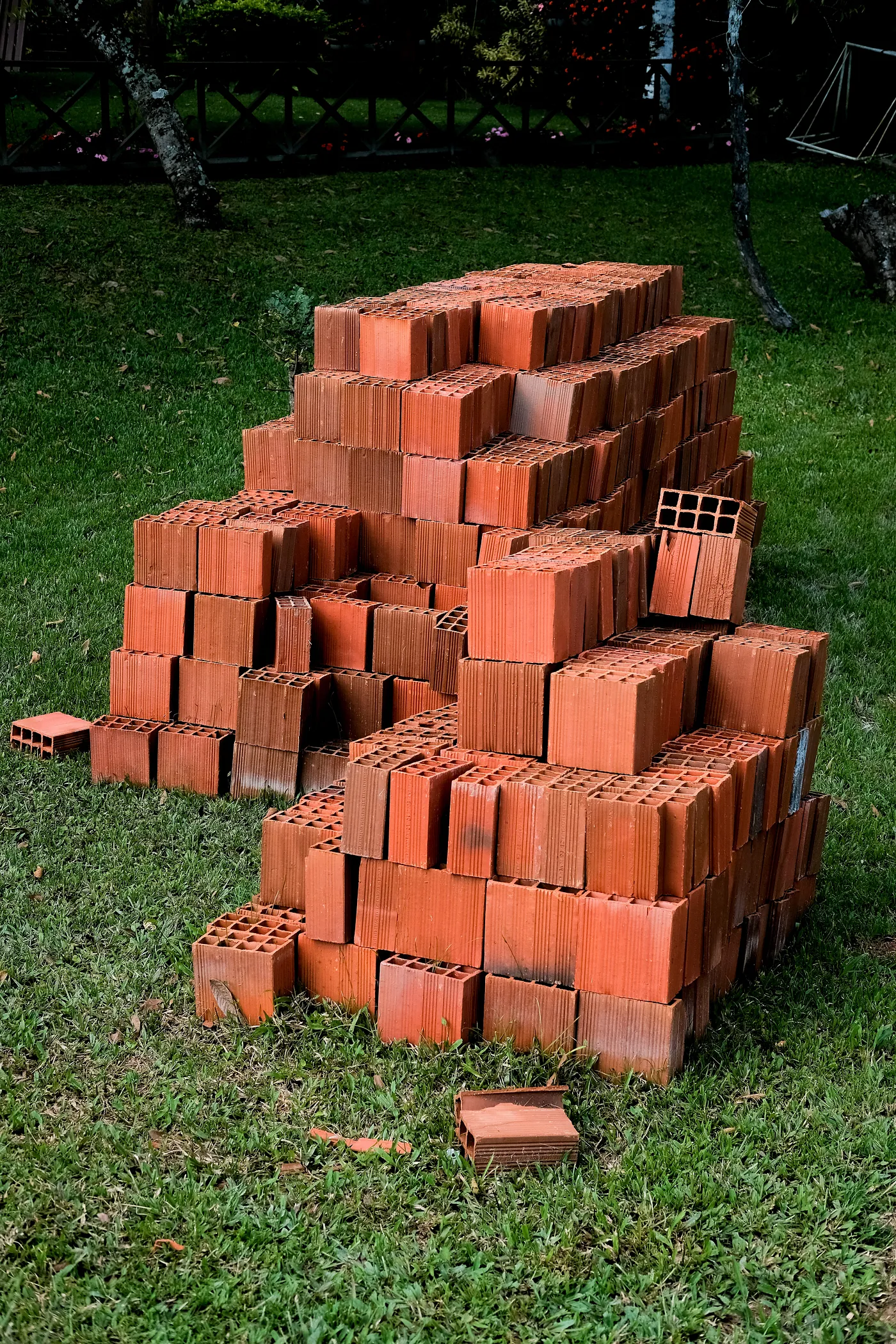 Bricks vs. Blocks: Which Reigns in Construction?