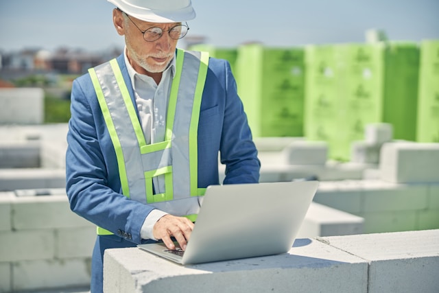 Top 6 Reasons Construction Material Manufacturers Should Join an Online Marketplace